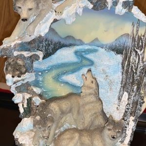 Wolf figurine
